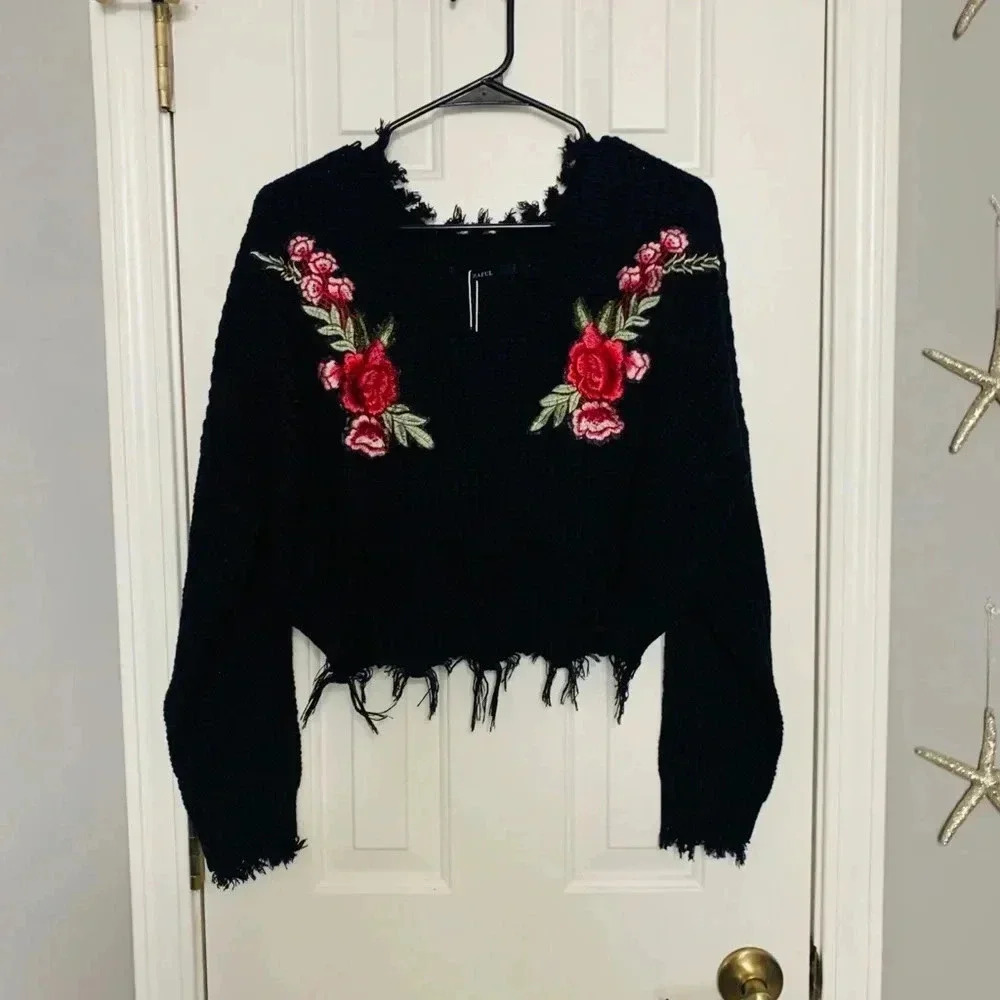 🟡NWT ZAFUL Crochet Sweater